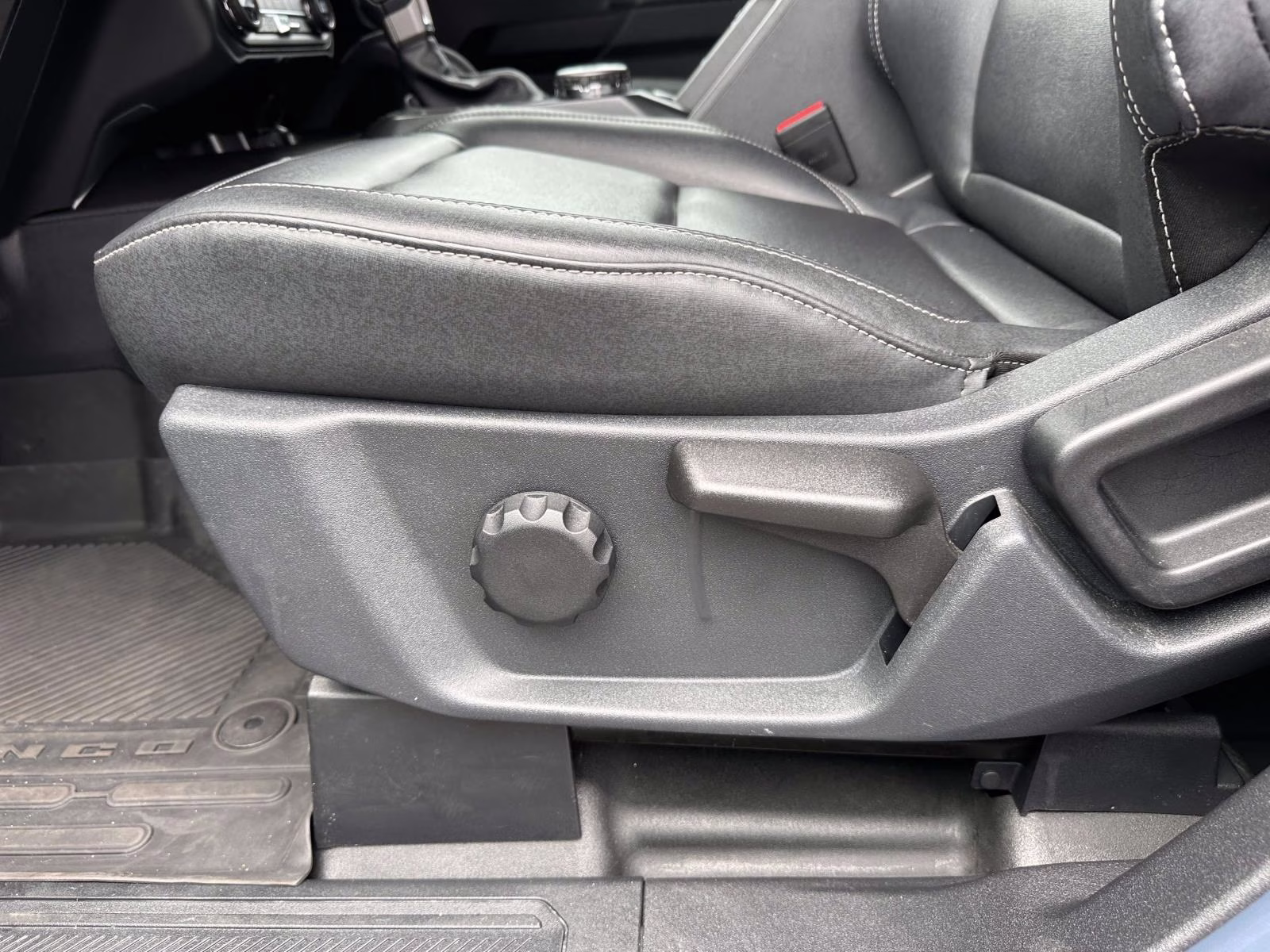 2025 Azure Gray Metallic Tri-Coat Ford Bronco Badlands 4 Door Advanced 4x4 4X4 SUV