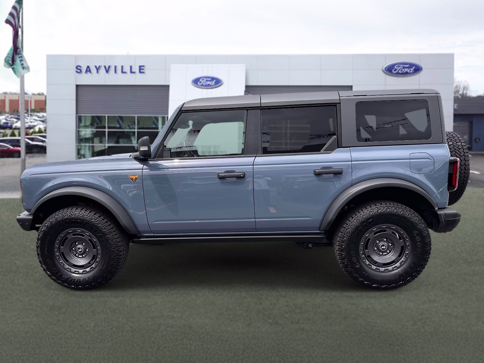 2025 Azure Gray Metallic Tri-Coat Ford Bronco Badlands 4 Door Advanced 4x4 4X4 SUV