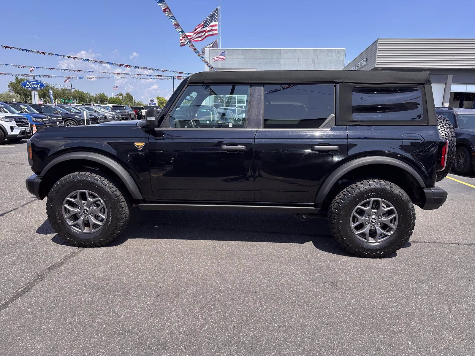 2025 Shadow Black Ford Bronco Badlands 4 Door Advanced 4x4 4X4 SUV