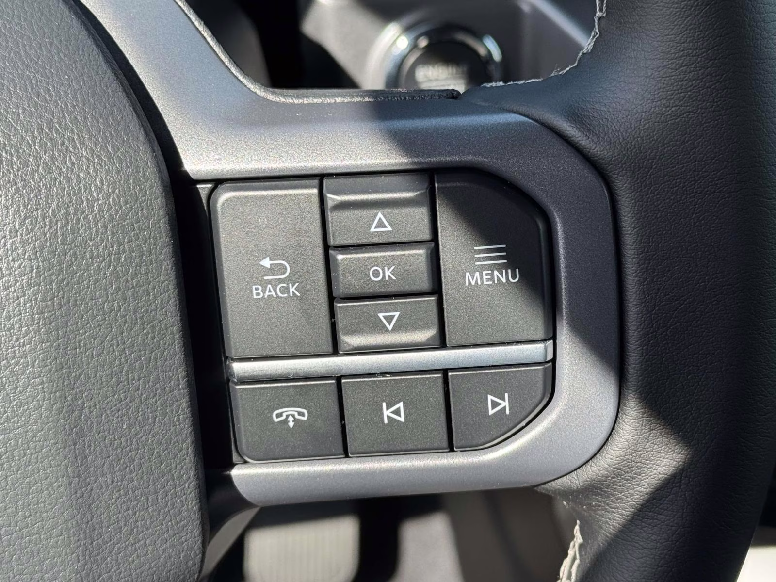 2025 Iconic Silver Metallic Ford F-150 XLT 4WD SuperCrew 5.5' Box 4X4 Truck