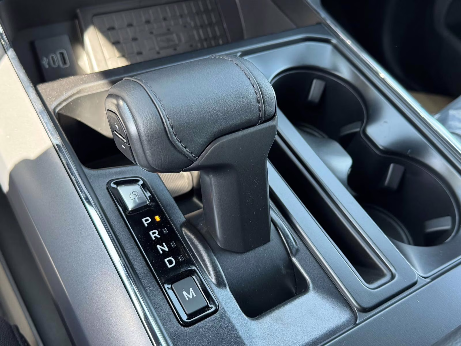 2025 Iconic Silver Metallic Ford F-150 XLT 4WD SuperCrew 5.5' Box 4X4 Truck