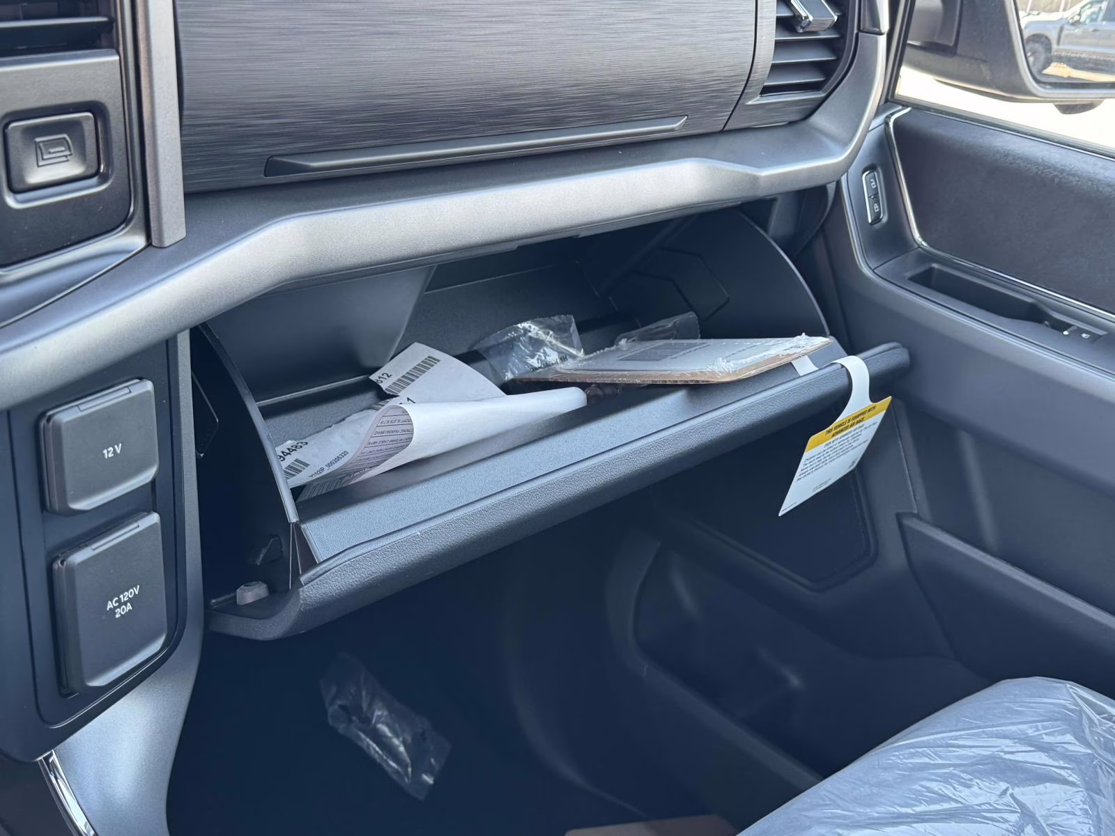 2025 Iconic Silver Metallic Ford F-150 XLT 4WD SuperCrew 5.5' Box 4X4 Truck