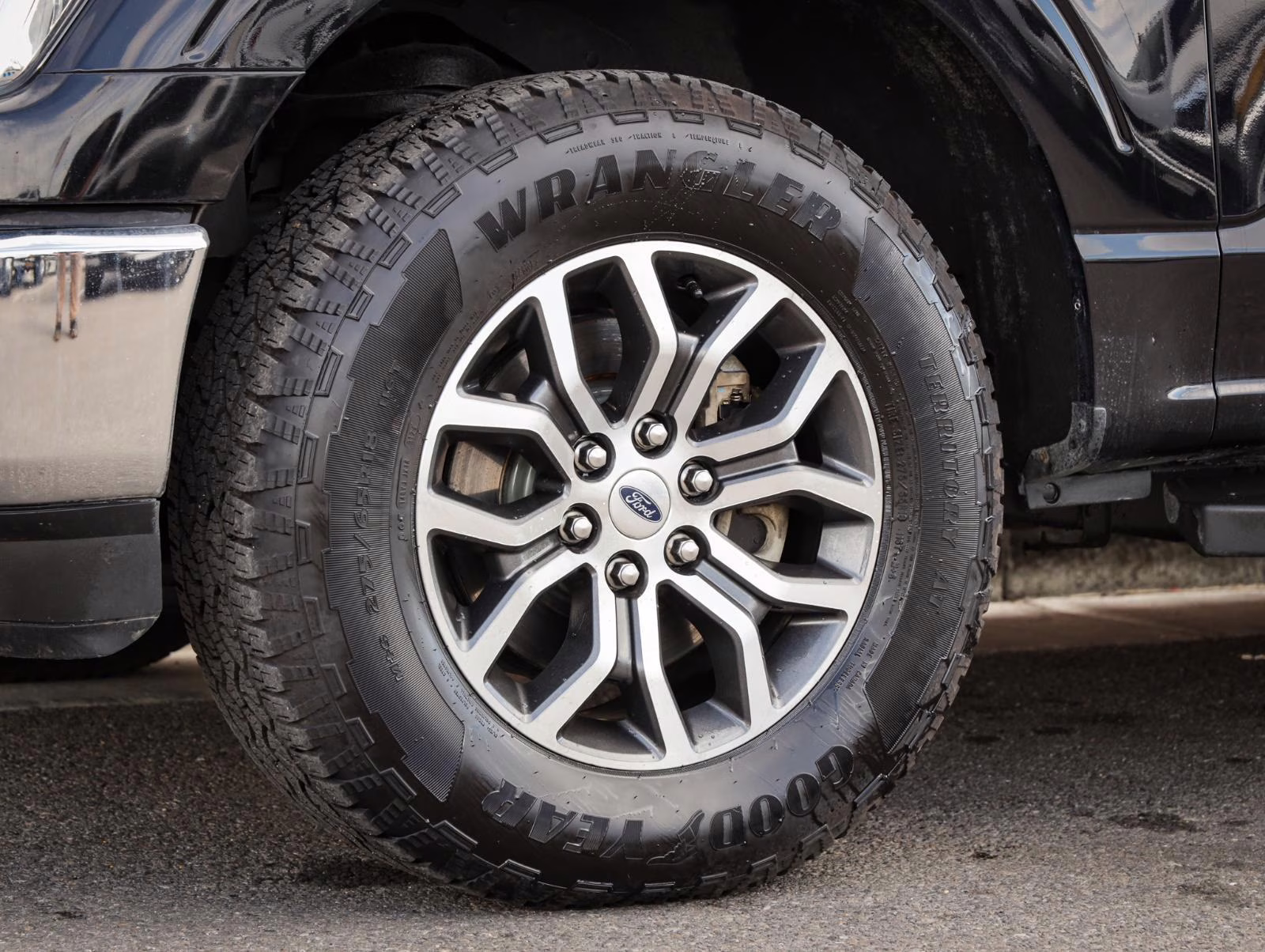2022 Agate Black Ford F-150 XLT 4X4 Truck