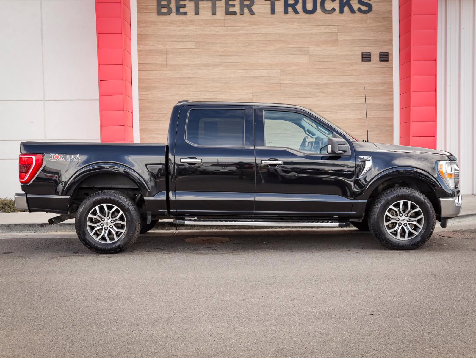2022 Agate Black Ford F-150 XLT 4X4 Truck