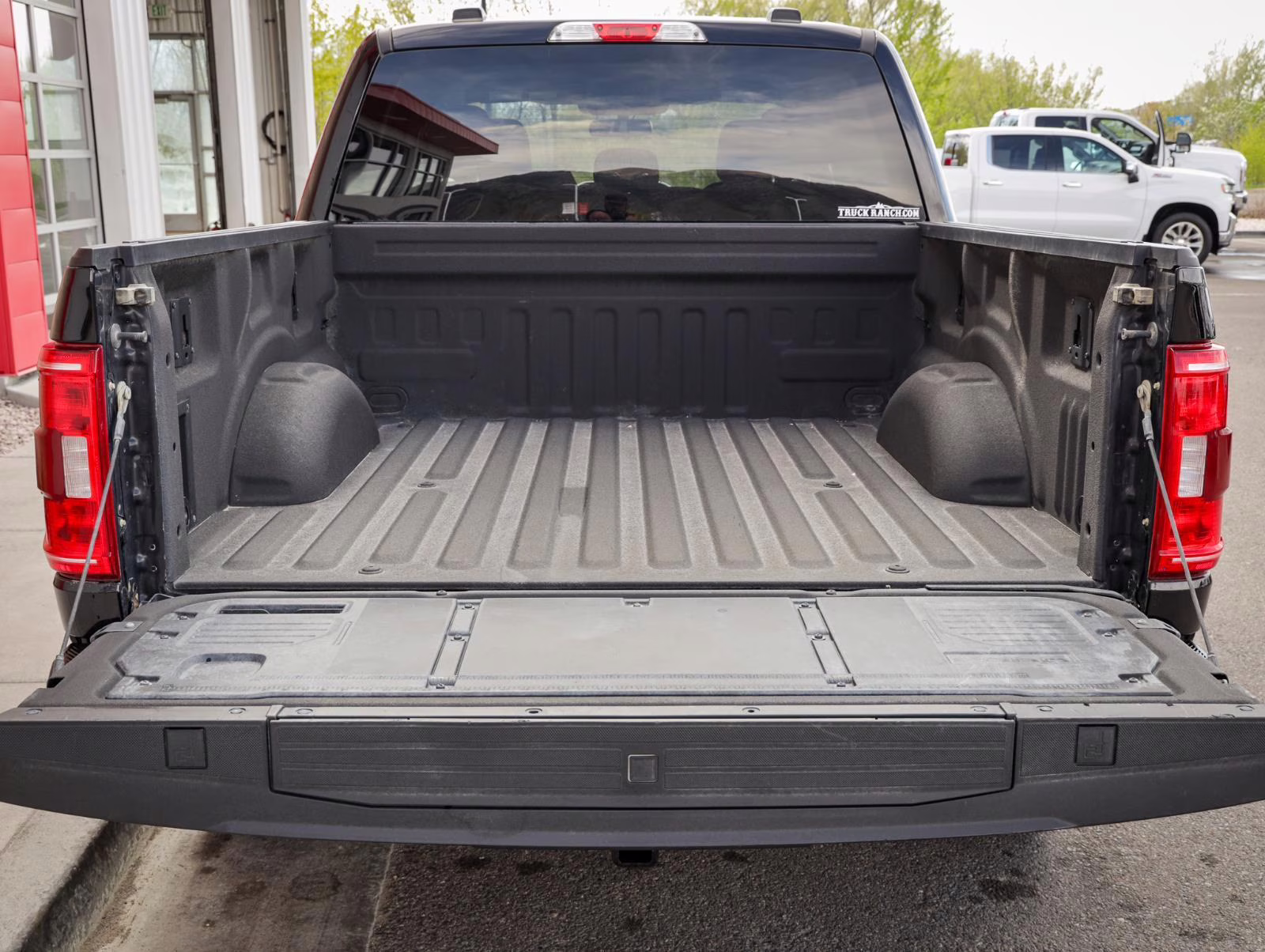 2022 Agate Black Ford F-150 XLT 4X4 Truck
