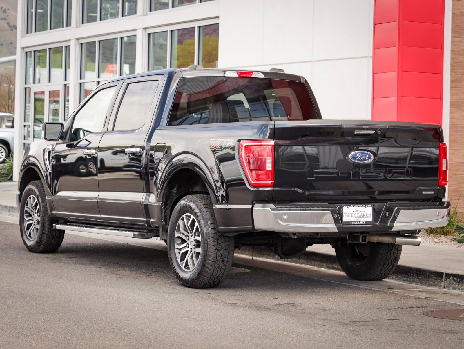 2022 Agate Black Ford F-150 XLT 4X4 Truck
