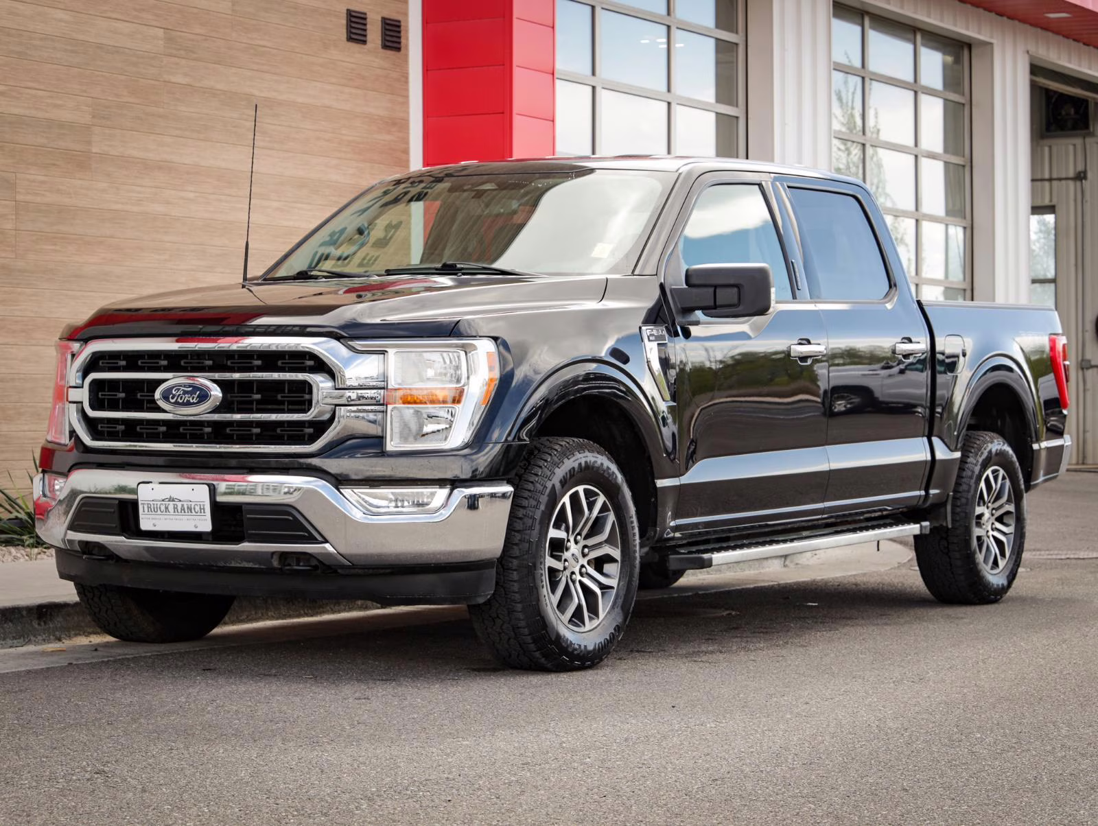 2022 Agate Black Ford F-150 XLT 4X4 Truck