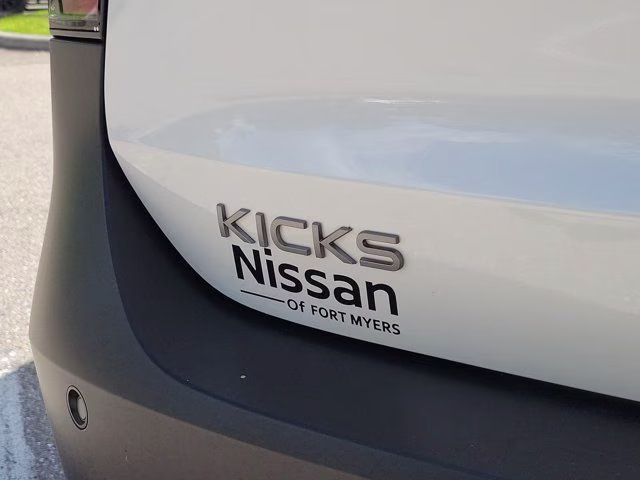 2026 Aspen White Tricoat Nissan Kicks SV FWD SUV