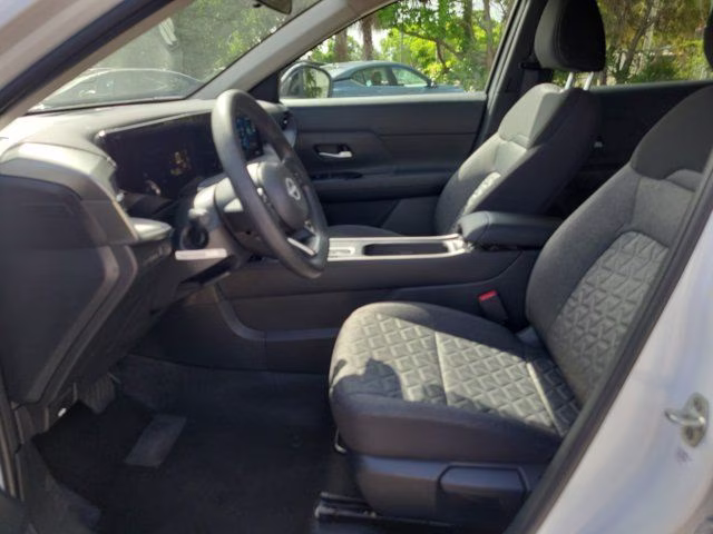 2026 Aspen White Tricoat Nissan Kicks SV FWD SUV