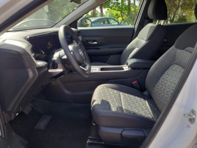 2026 Aspen White Tricoat Nissan Kicks SV FWD SUV