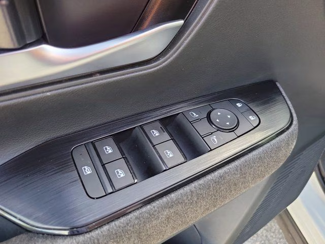 2026 Aspen White Tricoat Nissan Kicks SV FWD SUV