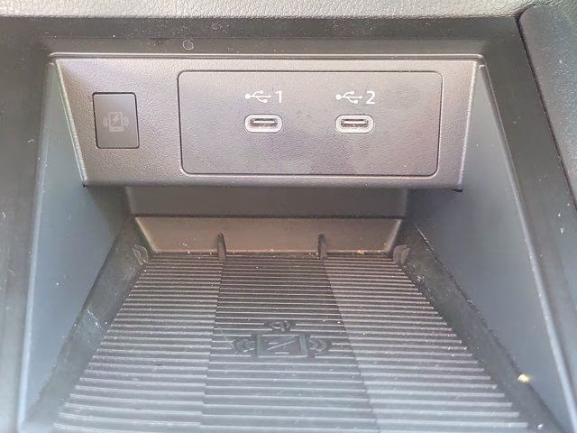 2026 Aspen White Tricoat Nissan Kicks SV FWD SUV