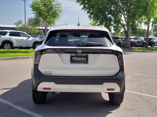 2026 Aspen White Tricoat Nissan Kicks SV FWD SUV