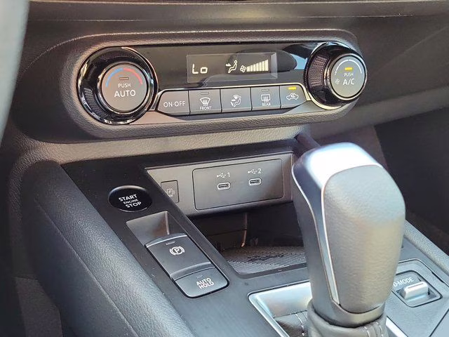 2026 Gun Metallic/Super Black Nissan Kicks SV FWD SUV