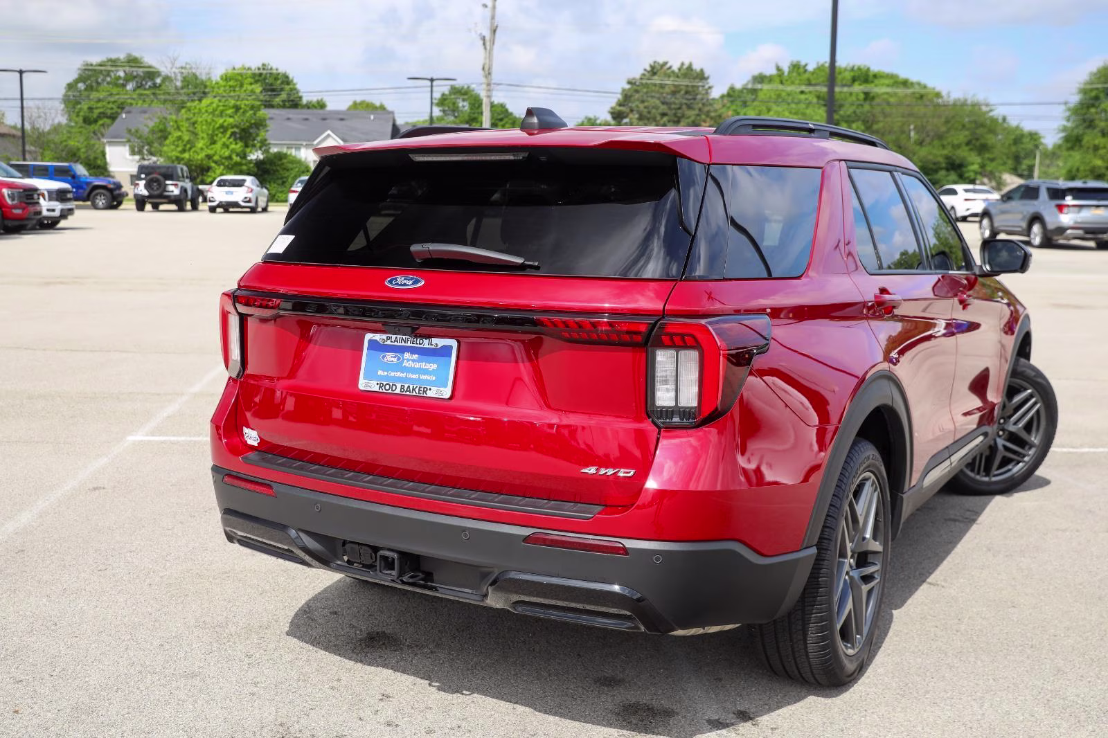 2025 Rapid Red Metallic Tinted Clearcoat Ford Explorer ST-Line 4X4 SUV
