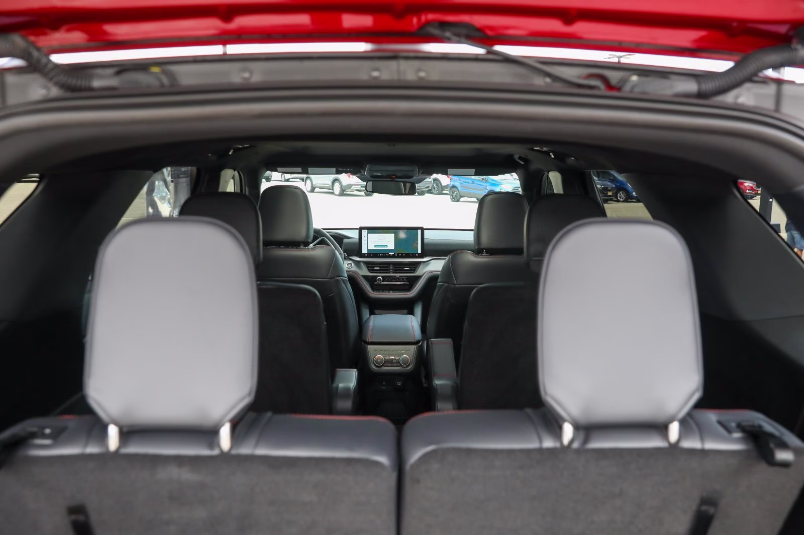 2025 Rapid Red Metallic Tinted Clearcoat Ford Explorer ST-Line 4X4 SUV
