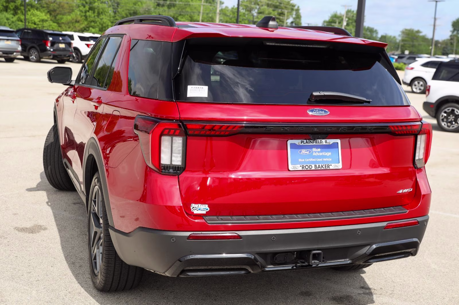 2025 Rapid Red Metallic Tinted Clearcoat Ford Explorer ST-Line 4X4 SUV