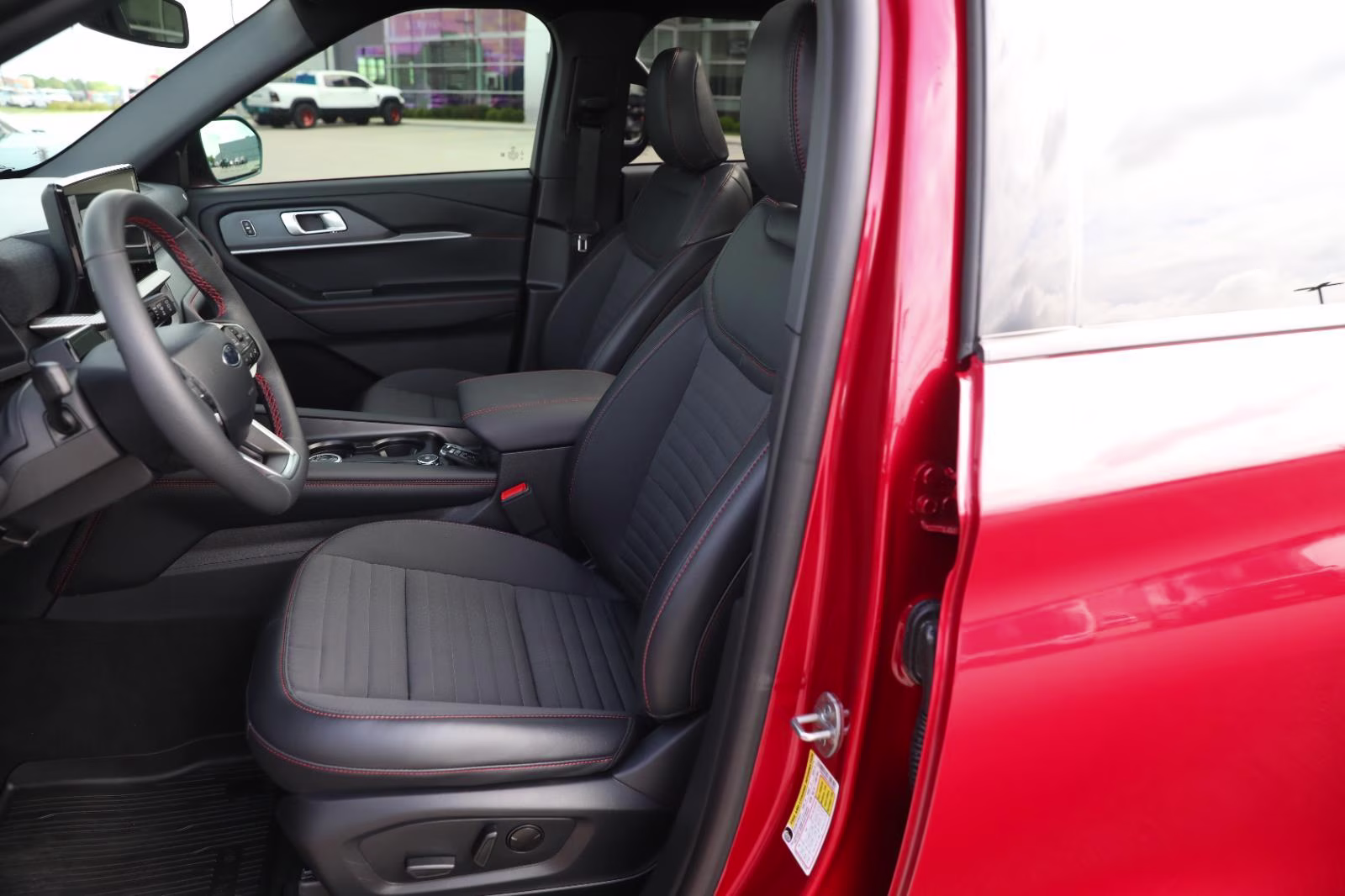 2025 Rapid Red Metallic Tinted Clearcoat Ford Explorer ST-Line 4X4 SUV