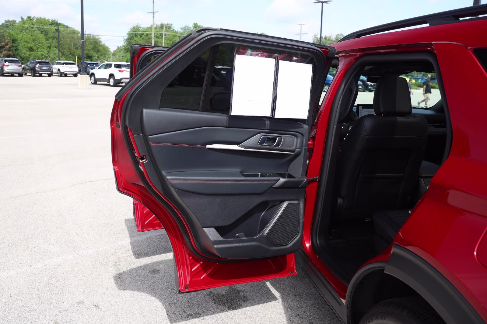 2025 Rapid Red Metallic Tinted Clearcoat Ford Explorer ST-Line 4X4 SUV