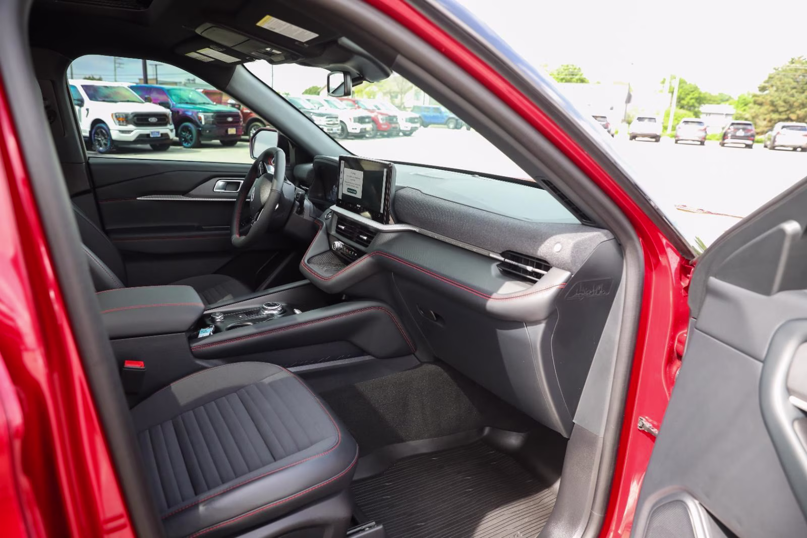 2025 Rapid Red Metallic Tinted Clearcoat Ford Explorer ST-Line 4X4 SUV