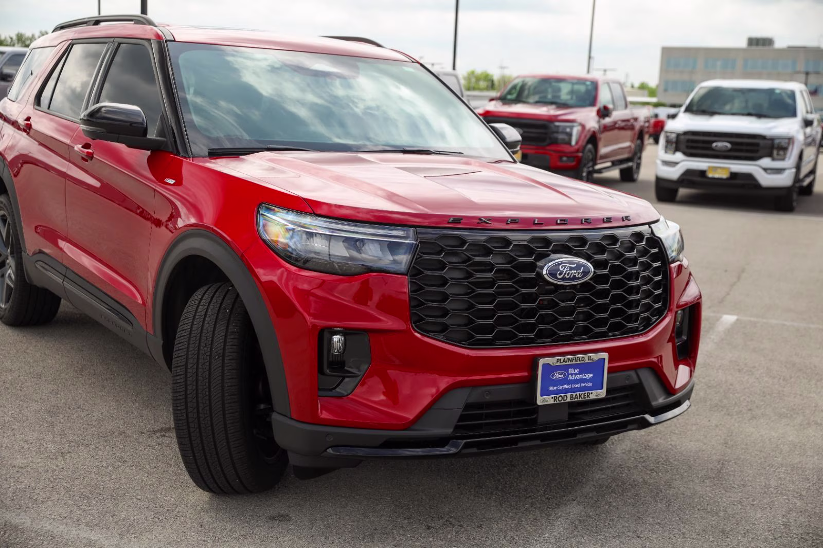 2025 Rapid Red Metallic Tinted Clearcoat Ford Explorer ST-Line 4X4 SUV