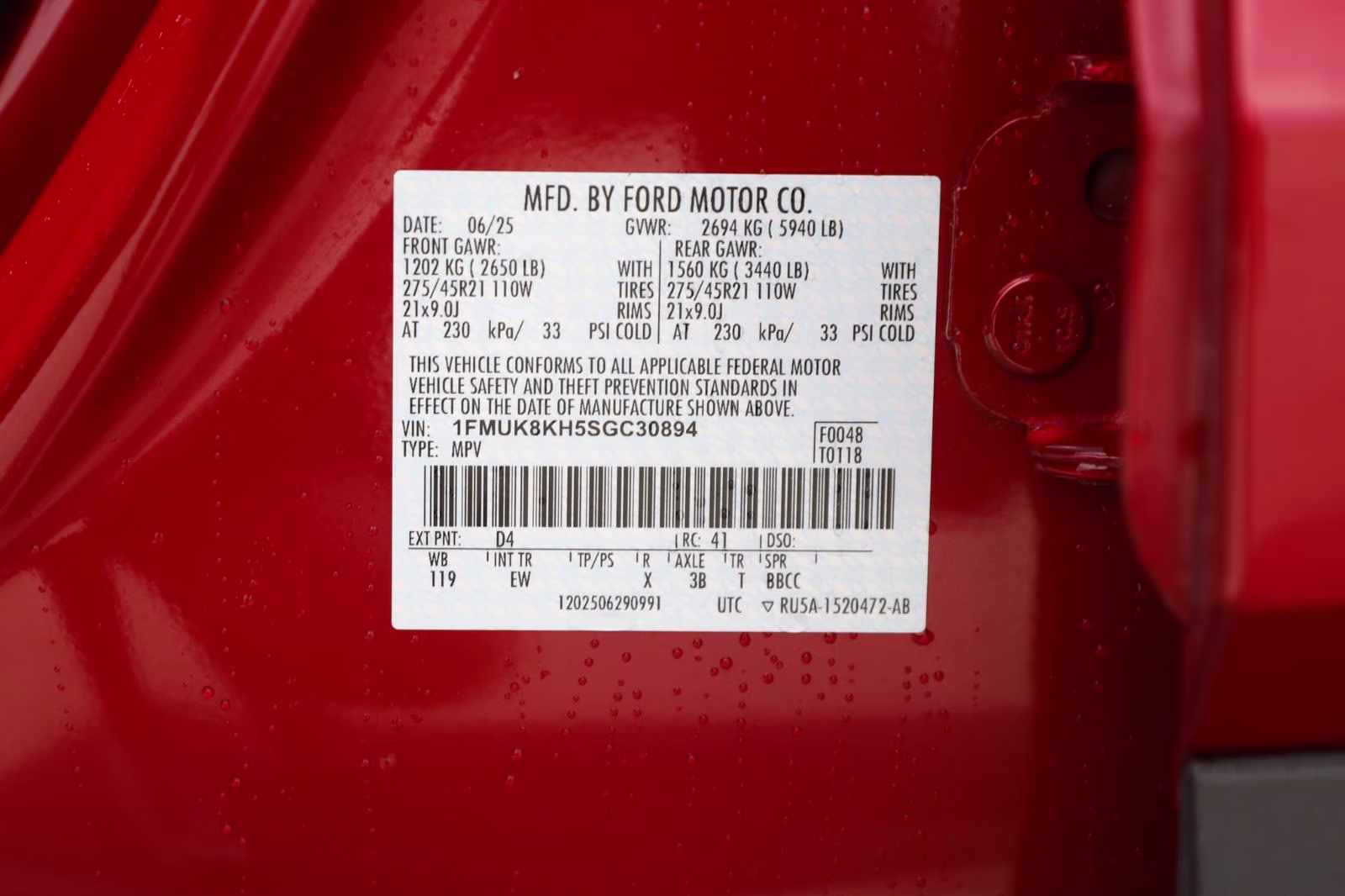 2025 Rapid Red Metallic Tinted Clearcoat Ford Explorer ST-Line 4X4 SUV