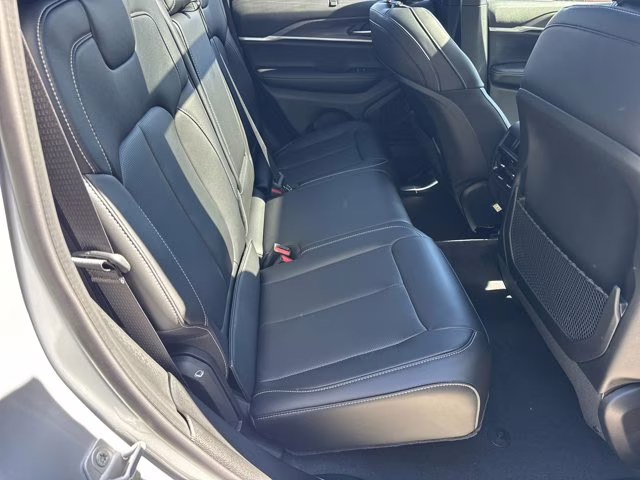 2025 Silver Zynith Jeep Grand Cherokee Limited 4X4 SUV