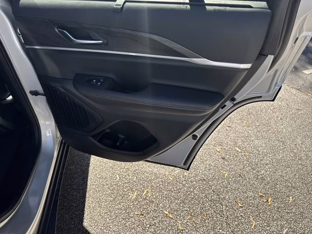 2025 Silver Zynith Jeep Grand Cherokee Limited 4X4 SUV