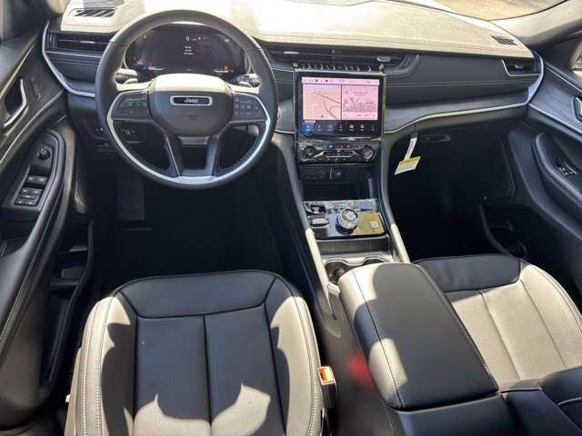 2025 Silver Zynith Jeep Grand Cherokee Limited 4X4 SUV