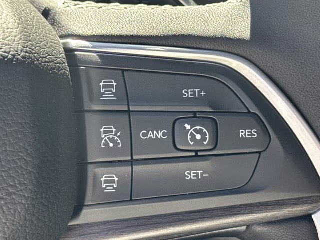 2025 Silver Zynith Jeep Grand Cherokee Limited 4X4 SUV