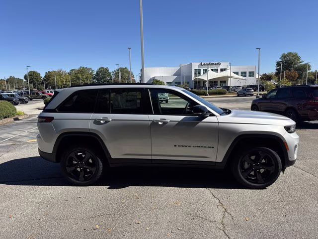 2025 Silver Zynith Jeep Grand Cherokee Limited 4X4 SUV