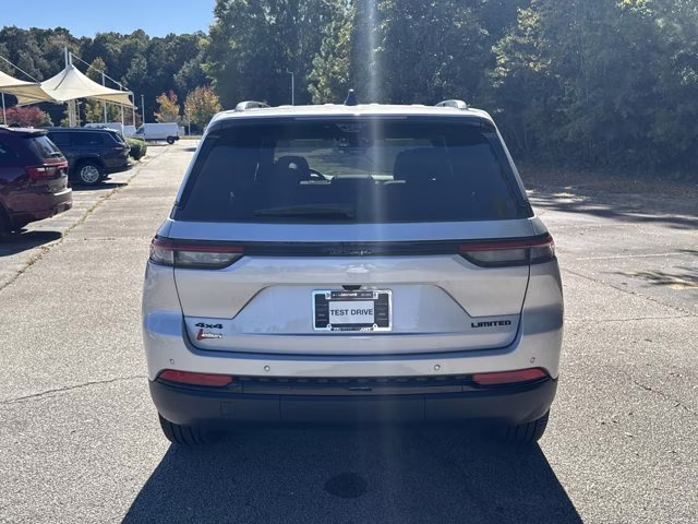 2025 Silver Zynith Jeep Grand Cherokee Limited 4X4 SUV