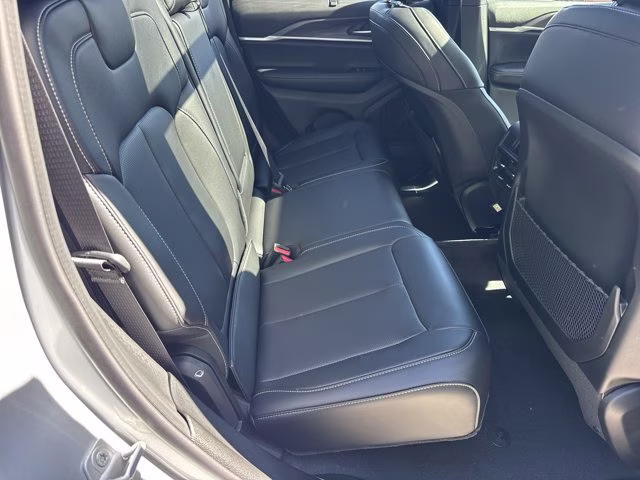 2025 Silver Zynith Jeep Grand Cherokee Limited 4X4 SUV