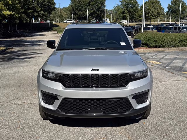 2025 Silver Zynith Jeep Grand Cherokee Limited 4X4 SUV
