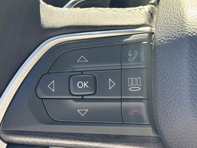 2025 Silver Zynith Jeep Grand Cherokee Limited 4X4 SUV