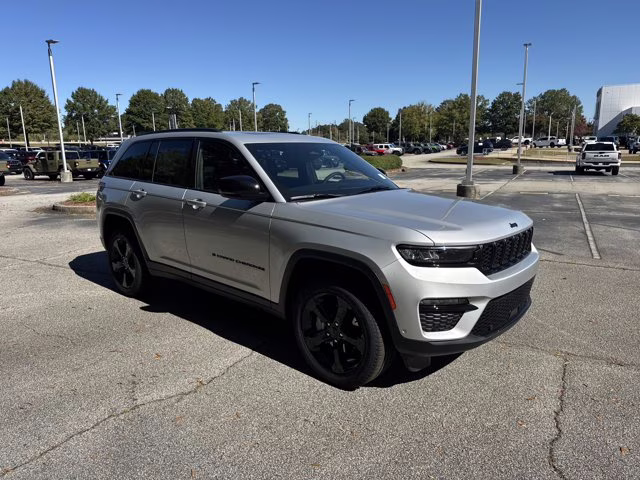 2025 Silver Zynith Jeep Grand Cherokee Limited 4X4 SUV