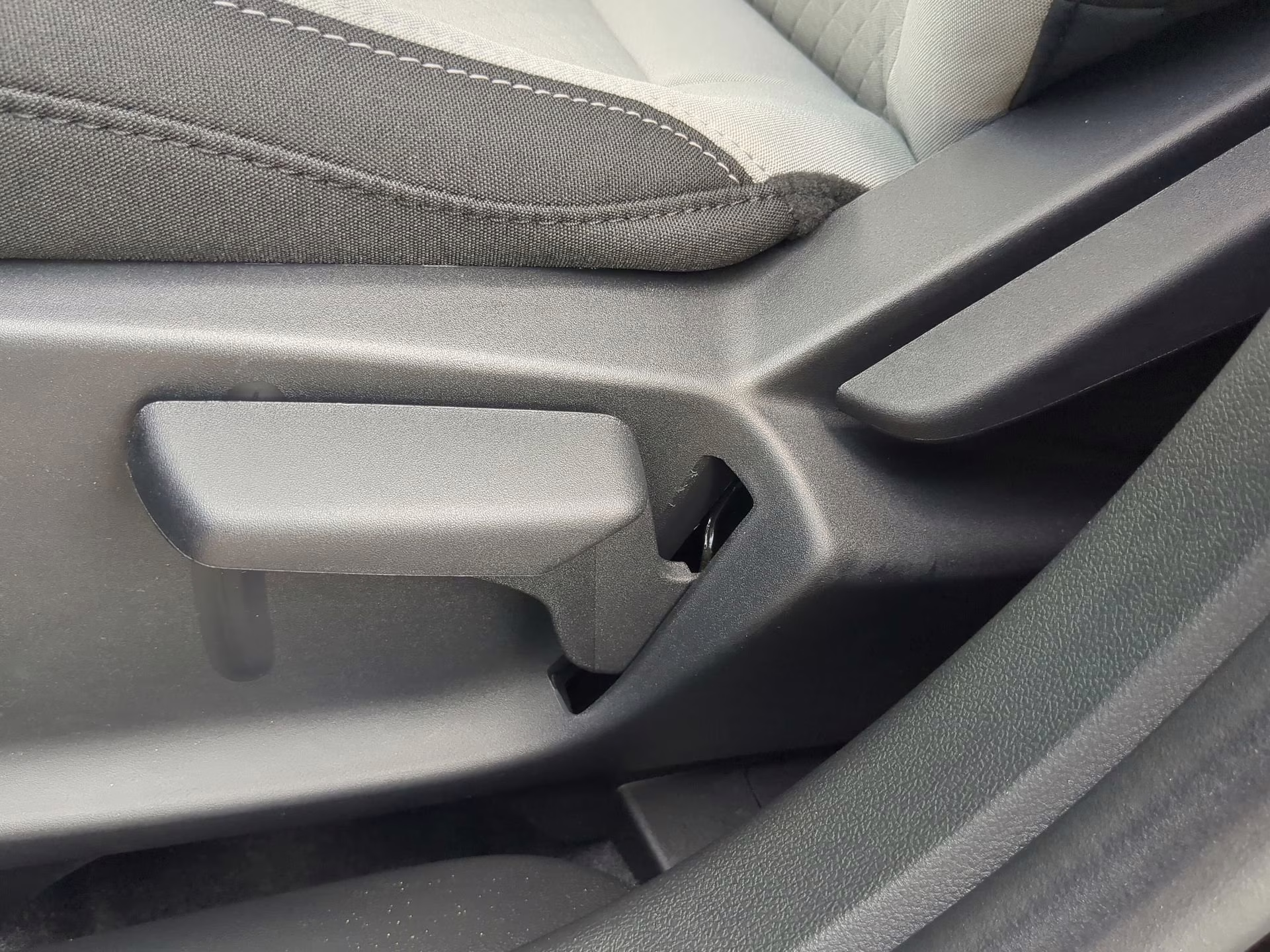 2026 Agate Black Metallic Ford Escape Active FWD SUV