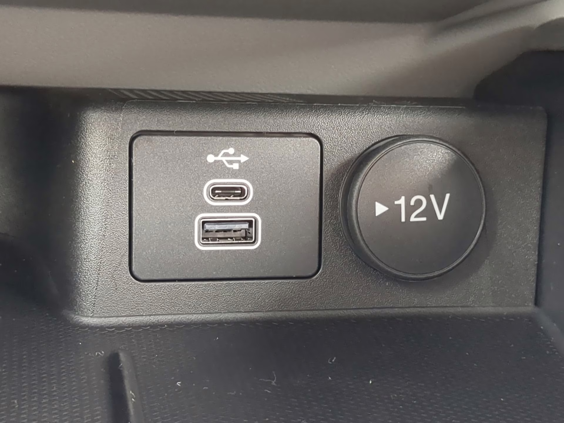 2026 Agate Black Metallic Ford Escape Active FWD SUV