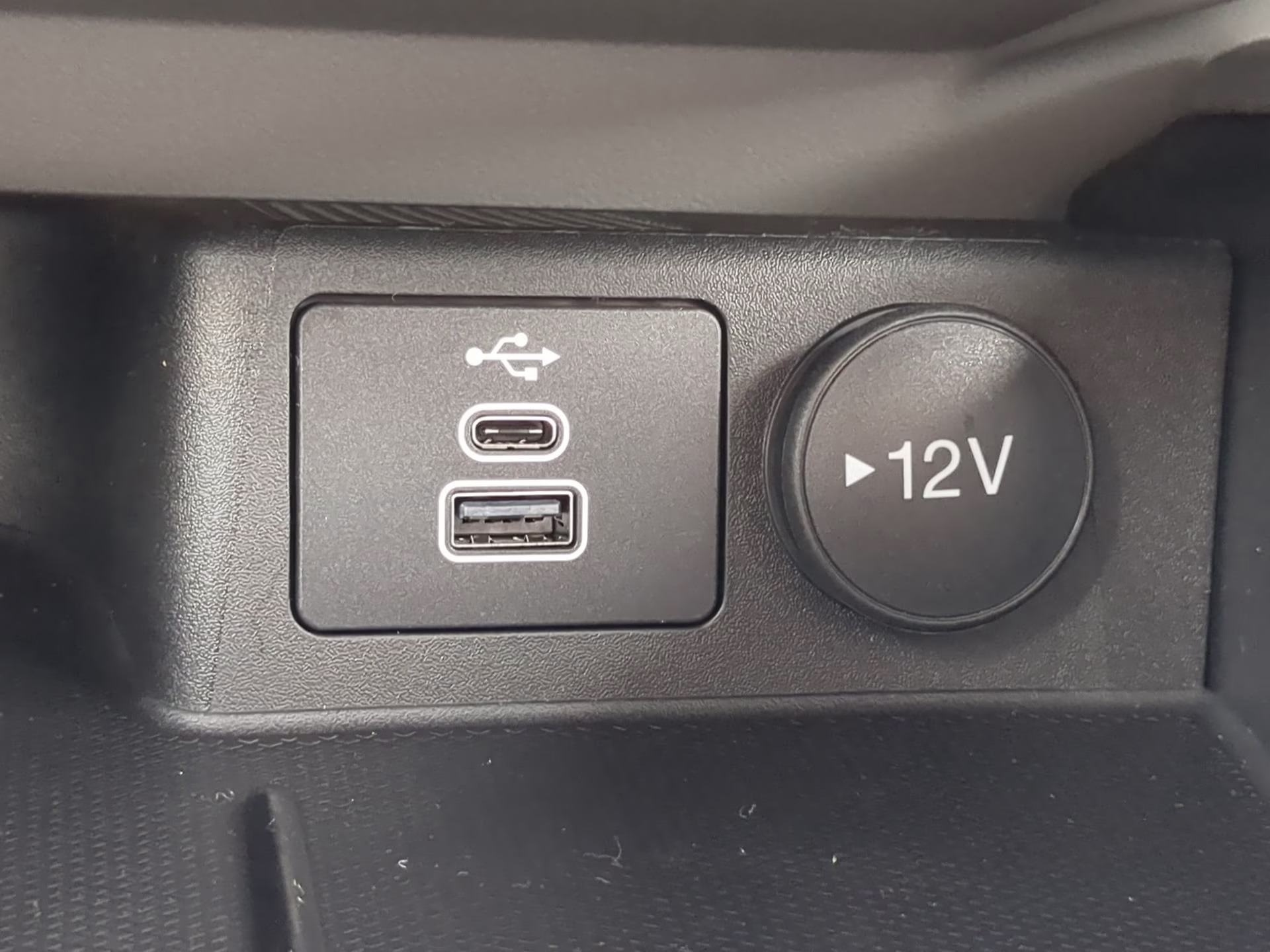2026 Agate Black Metallic Ford Escape Active FWD SUV
