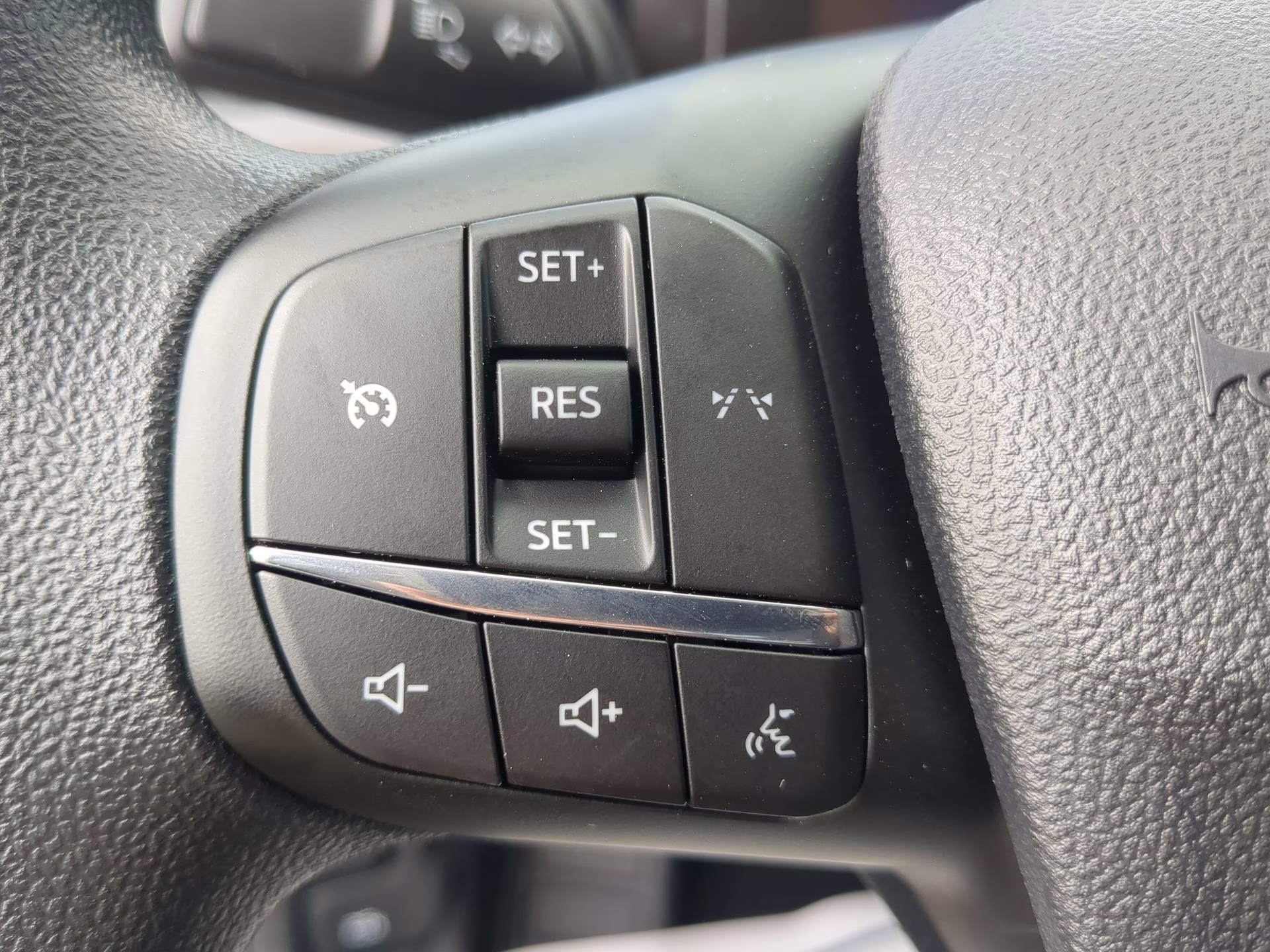 2026 Agate Black Metallic Ford Escape Active FWD SUV