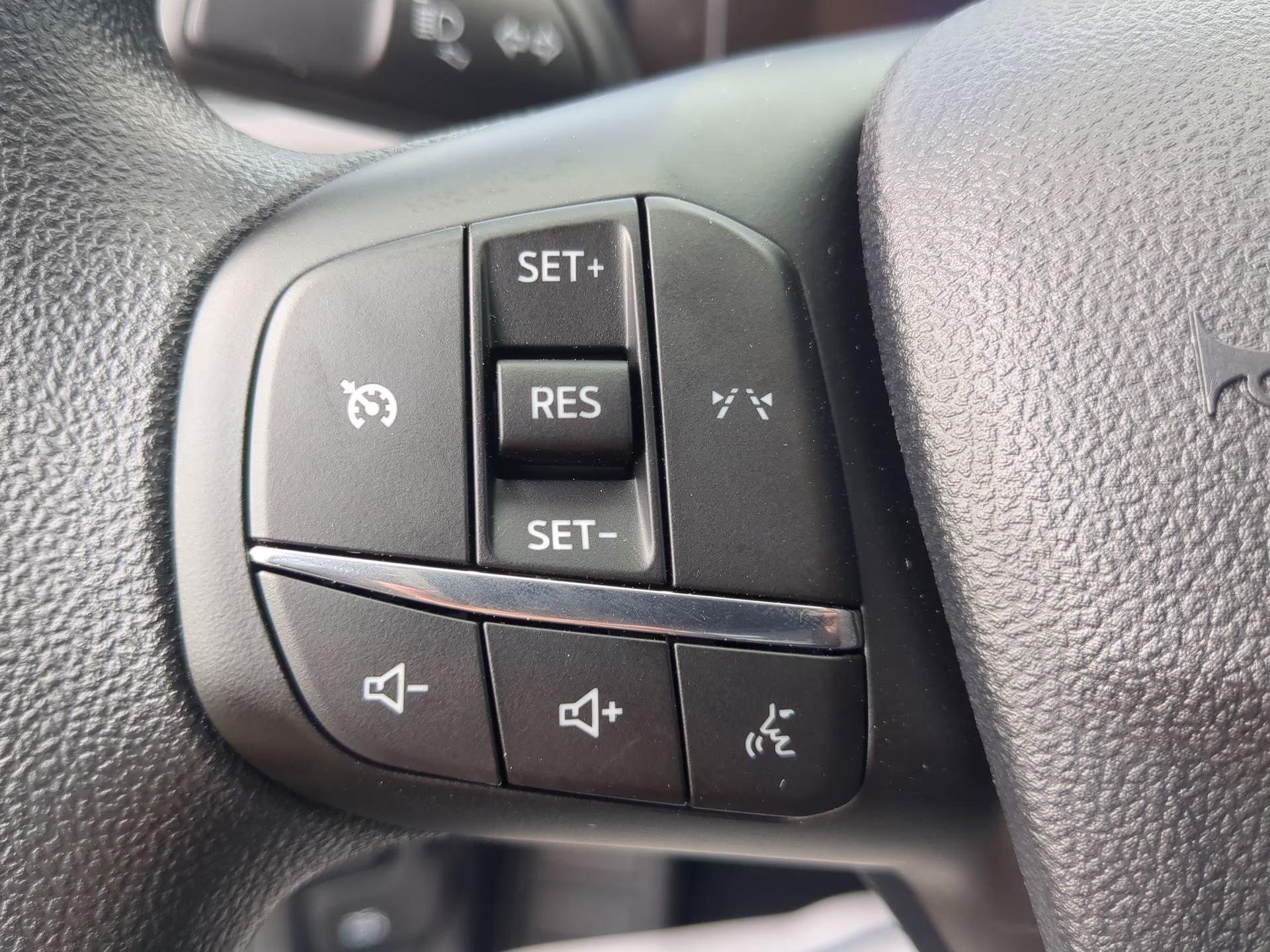 2026 Agate Black Metallic Ford Escape Active FWD SUV