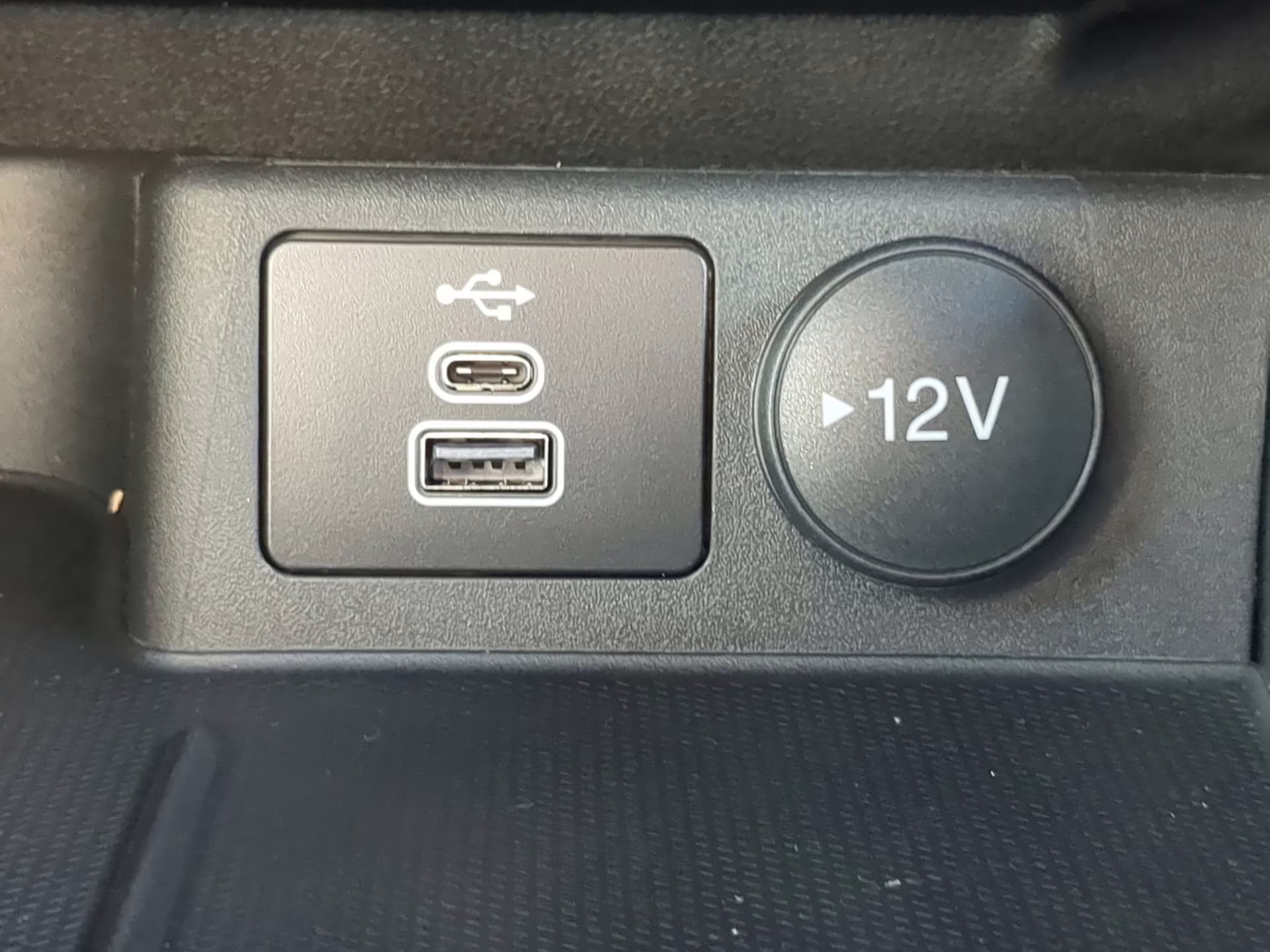 2026 Space Silver Metallic Ford Escape ST-Line FWD SUV