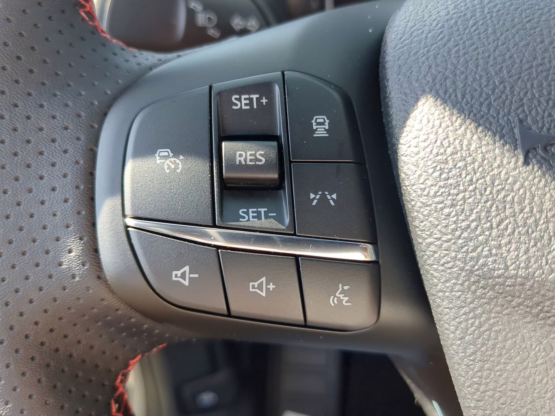 2026 Space Silver Metallic Ford Escape ST-Line FWD SUV