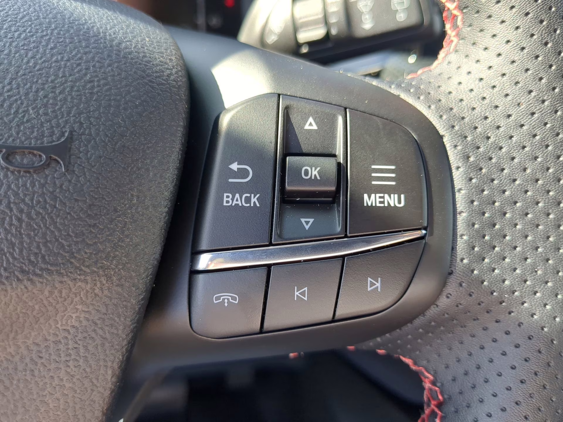 2026 Space Silver Metallic Ford Escape ST-Line FWD SUV