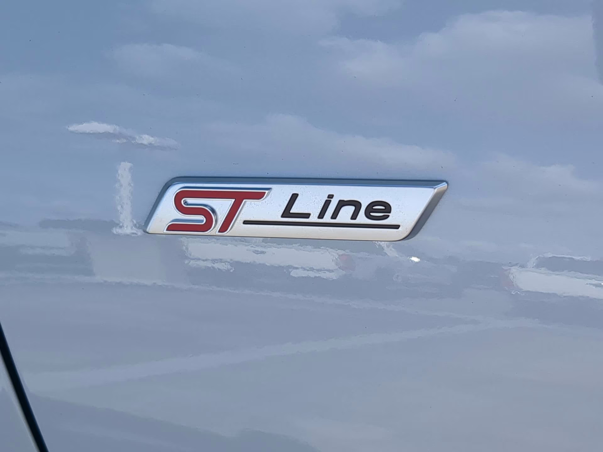 2026 Space Silver Metallic Ford Escape ST-Line FWD SUV