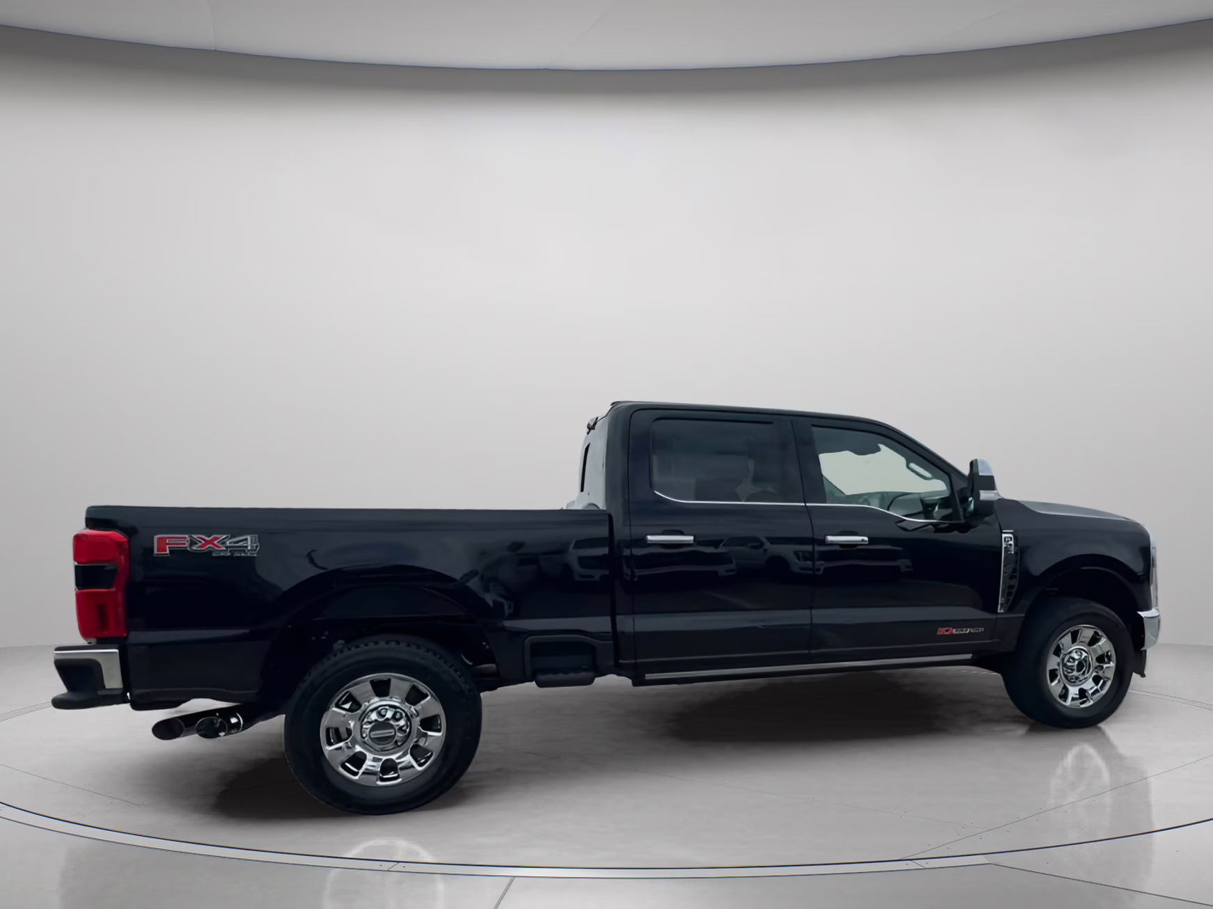 2026 Agate Black Metallic Ford Super Duty F-250 SRW LARIAT Crew Cab Pickup 4X4 Truck