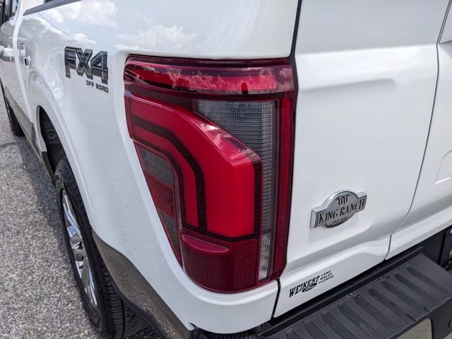 2025 Star White Metallic Tri-Coat Ford F-150 King Ranch 4X4 Truck