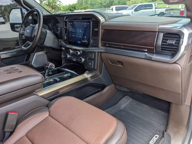 2025 Star White Metallic Tri-Coat Ford F-150 King Ranch 4X4 Truck