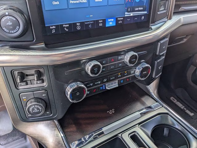 2025 Star White Metallic Tri-Coat Ford F-150 King Ranch 4X4 Truck