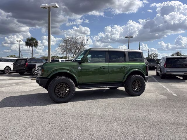 2025 Eruption Green Metallic Ford Bronco Outer Banks 4X4 Convertible
